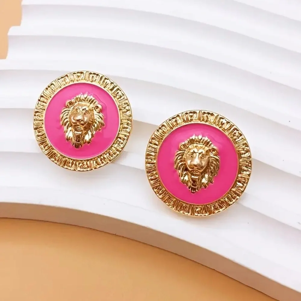 EARRINGS: Hot Pink & Gold Tone Lion Head Stud Zinc Alloy Earrings, NIP